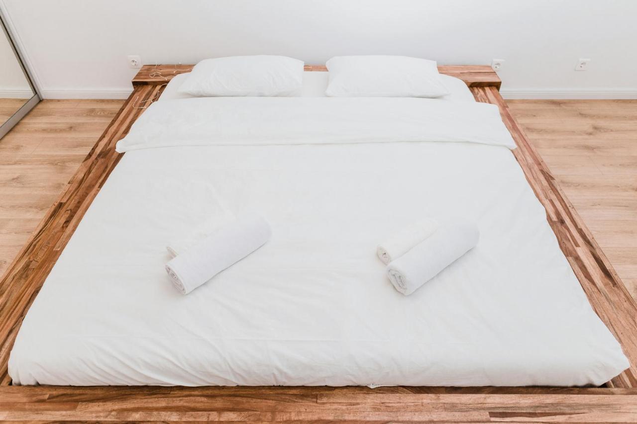 N&B Apartments คลูจ-นาโปกา ภายนอก รูปภาพ