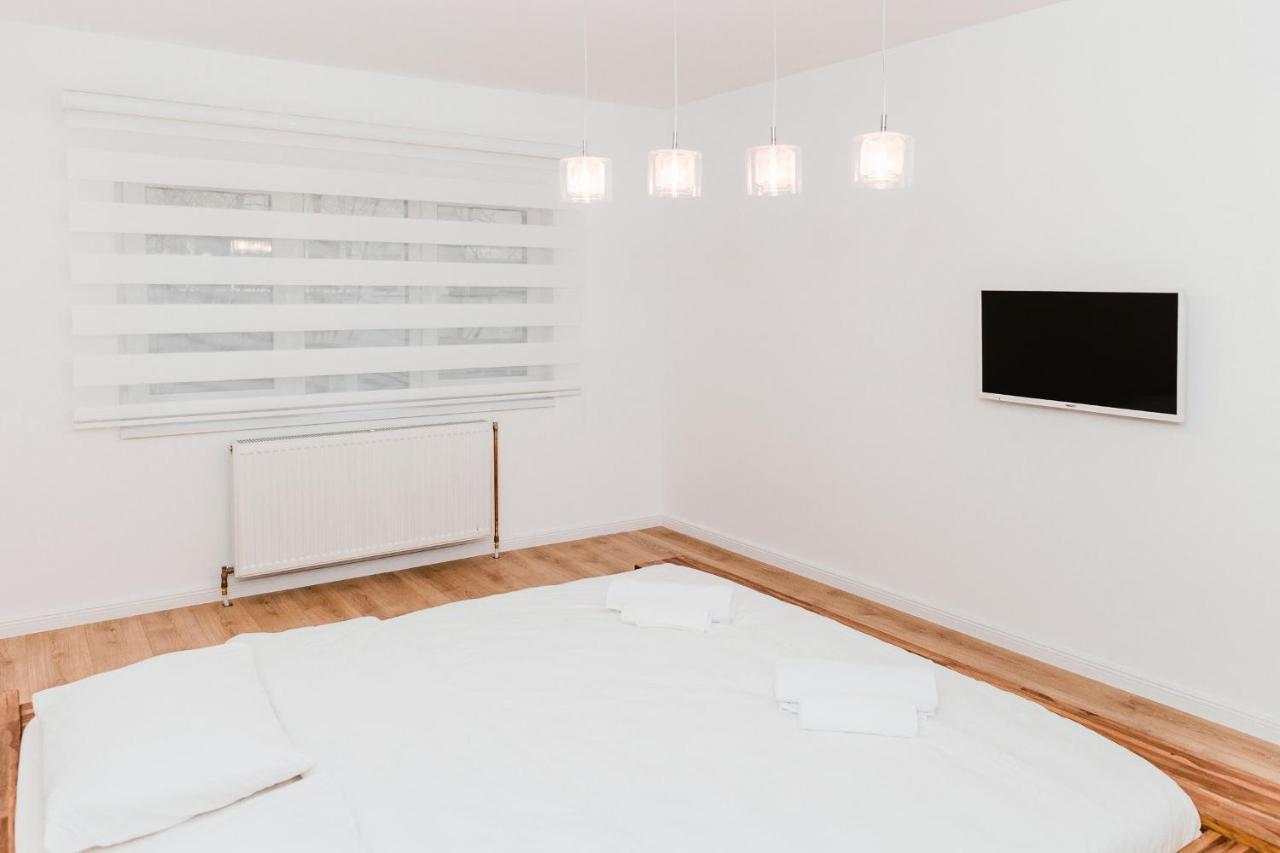 N&B Apartments คลูจ-นาโปกา ภายนอก รูปภาพ