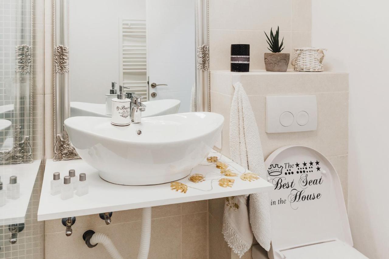 N&B Apartments คลูจ-นาโปกา ภายนอก รูปภาพ